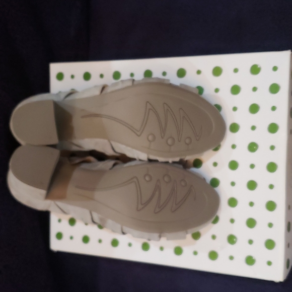 EARTHIES SUEDE GREY SALETTOS - Picture 3 of 3